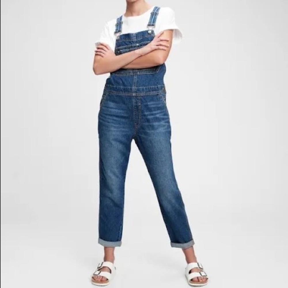 Gap Women’s Slouchy Overalls with Washwell Medium Indigo Wash